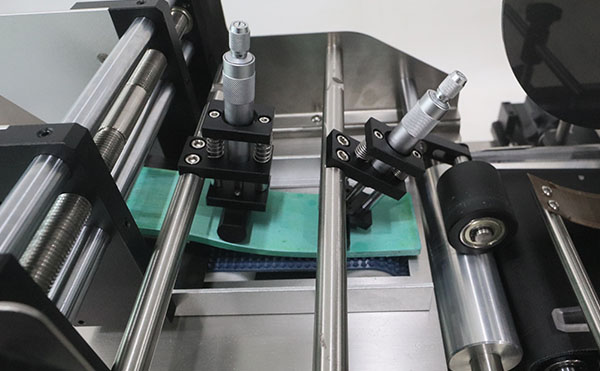 全自動貼標(biāo)機,貼標(biāo)機,全自動貼標(biāo)機生產(chǎn)廠家