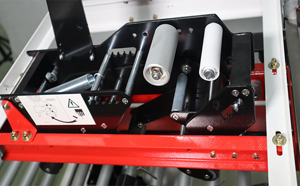 一字型全自動封箱機,全自動封箱機,一字型封箱機