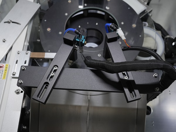 五金視覺篩選機,視覺檢測設(shè)備,產(chǎn)品外觀尺寸視覺檢測機